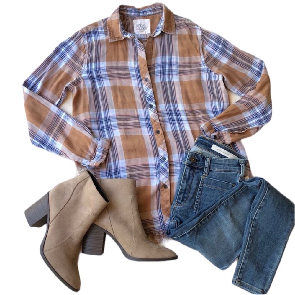 Thread & Supply Button Up Top Frayed Hem Plaid Tan Blue White Women’s Size Small